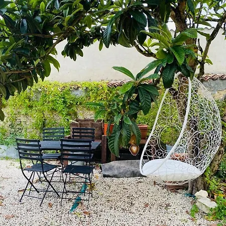 The Old Stables Casa de Férias Saint-Jean-dʼAngély