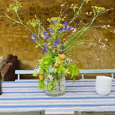 The Old Stables * Saint-Jean-dʼAngély