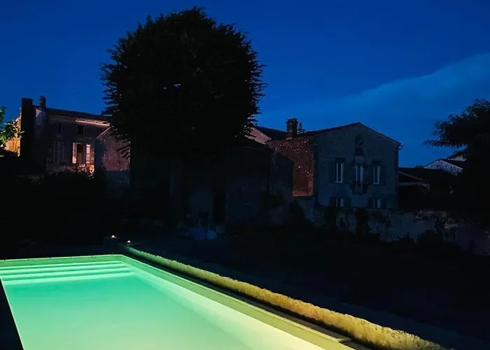 The Old Stables * Saint-Jean-dʼAngély